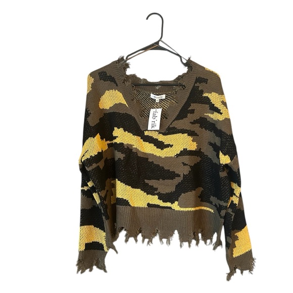 fab'rik Sweaters - Distressed Camo Sweater M/L